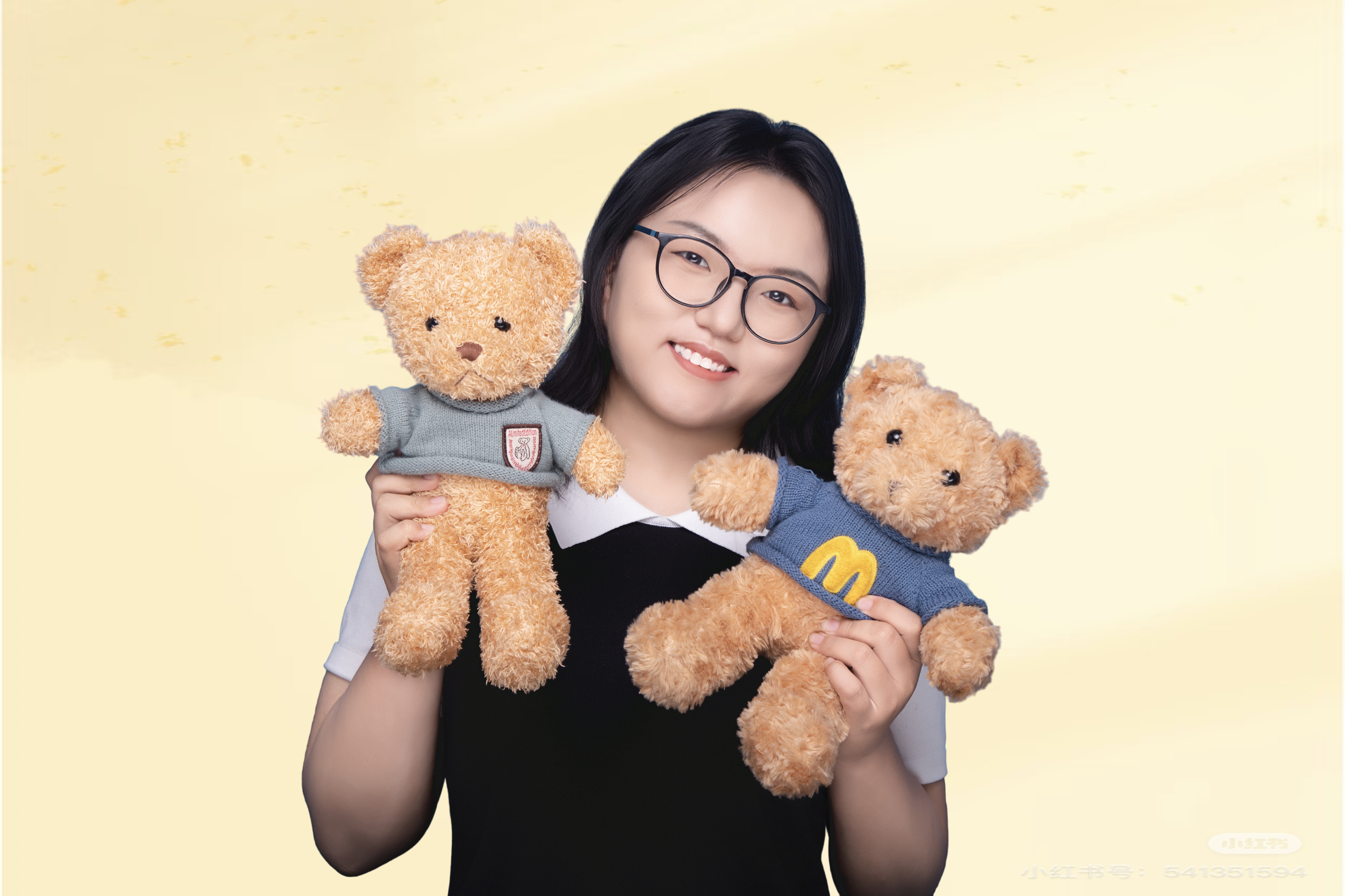 嘉嘉老师的形象照